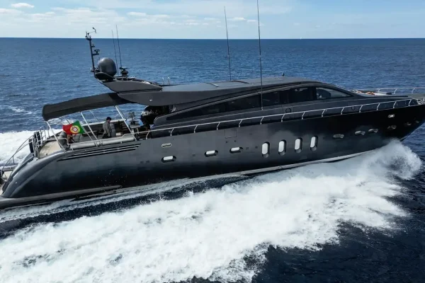 Yatch rental Leopard